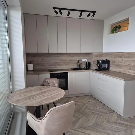Modern With Parking And Terrace - Apartmán