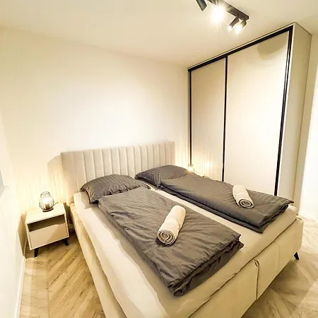Apartament Modern With Parking And Terrace - Trenčín