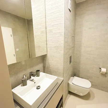 Apartament Modern With Parking And Terrace - *